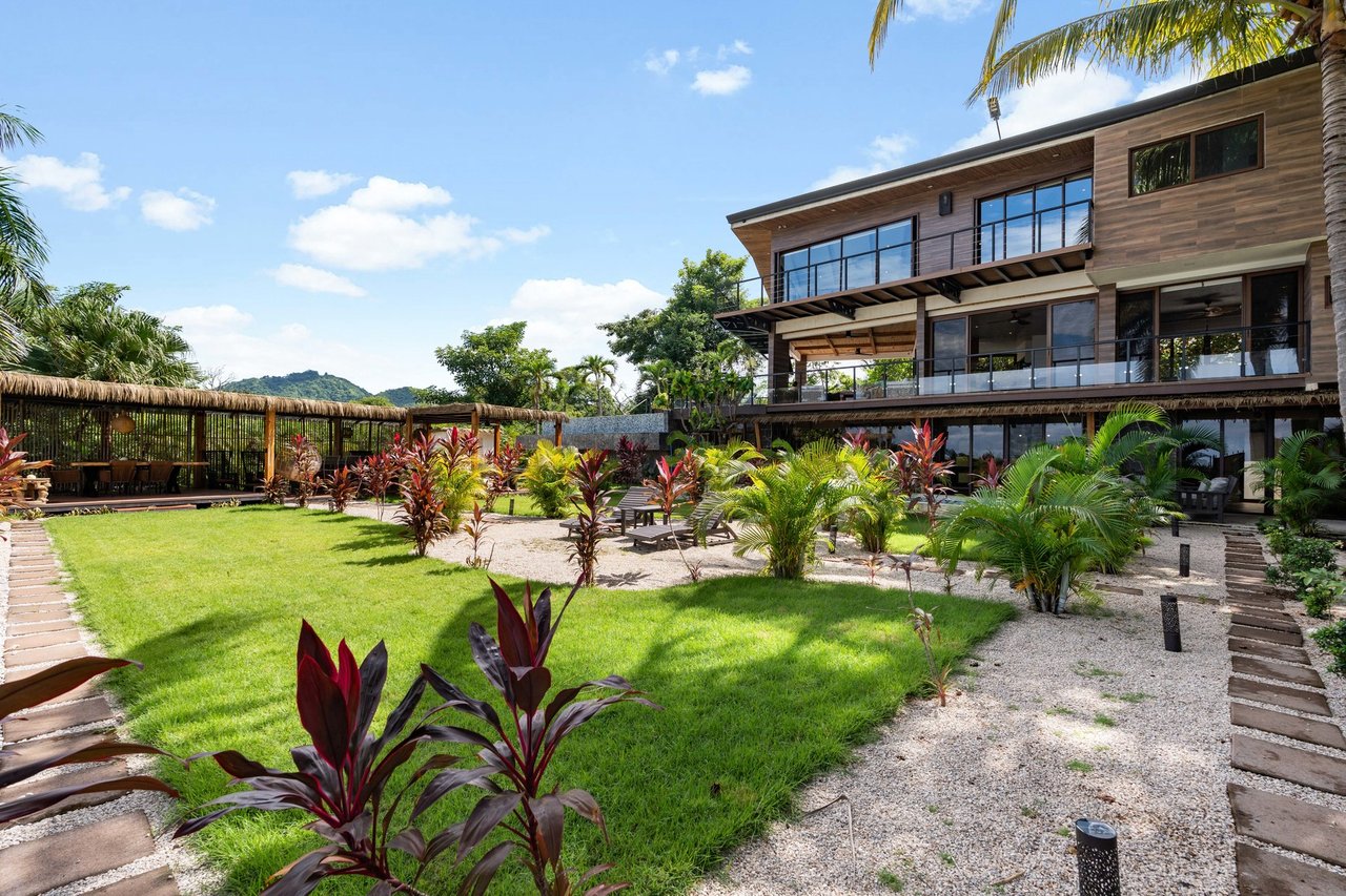 Beachfront Luxury Ocean View Home, Flamingo, Guanacaste