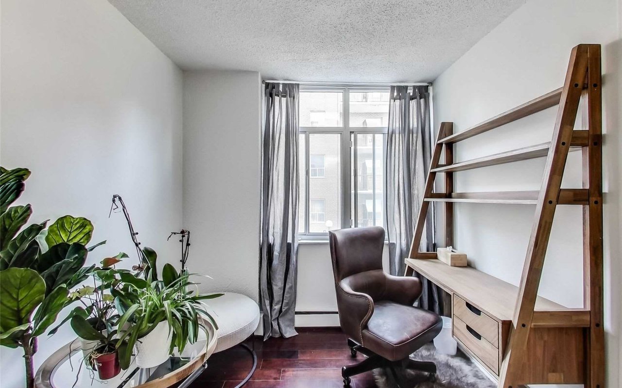 335 Lonsdale Rd #102