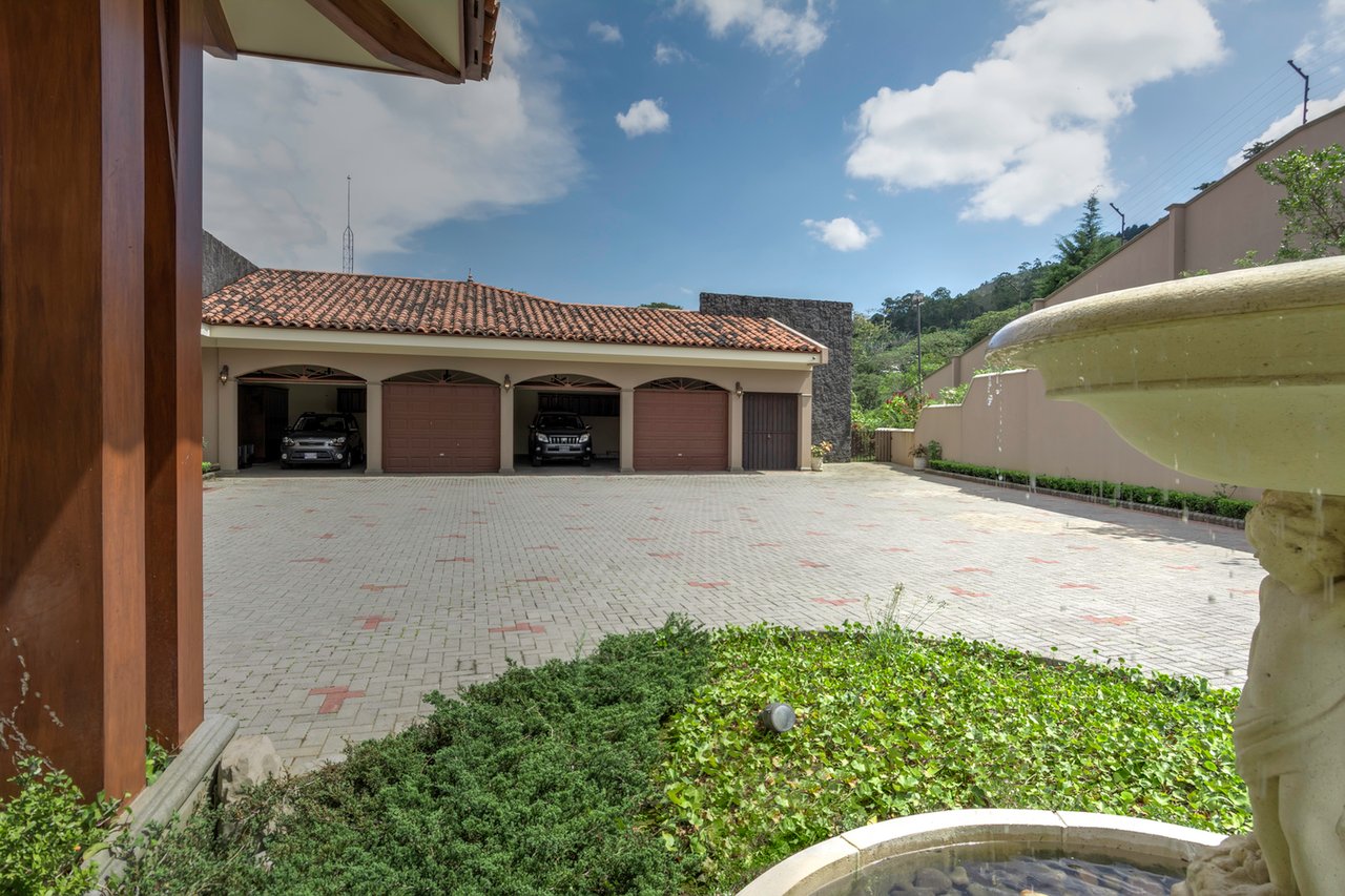 Colonial View Tennis Estate, Escazu, San Jose