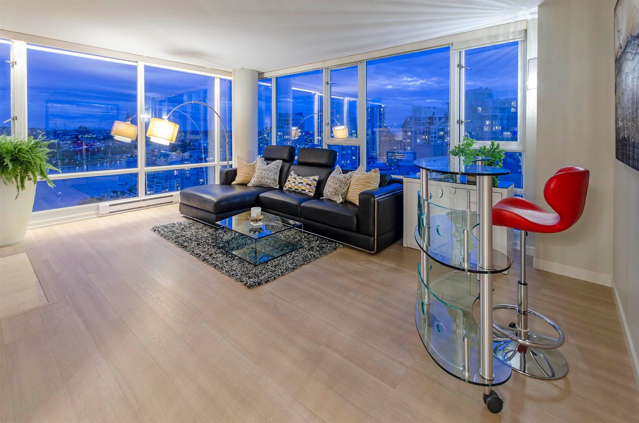3207-1033 Marinaside Cres
