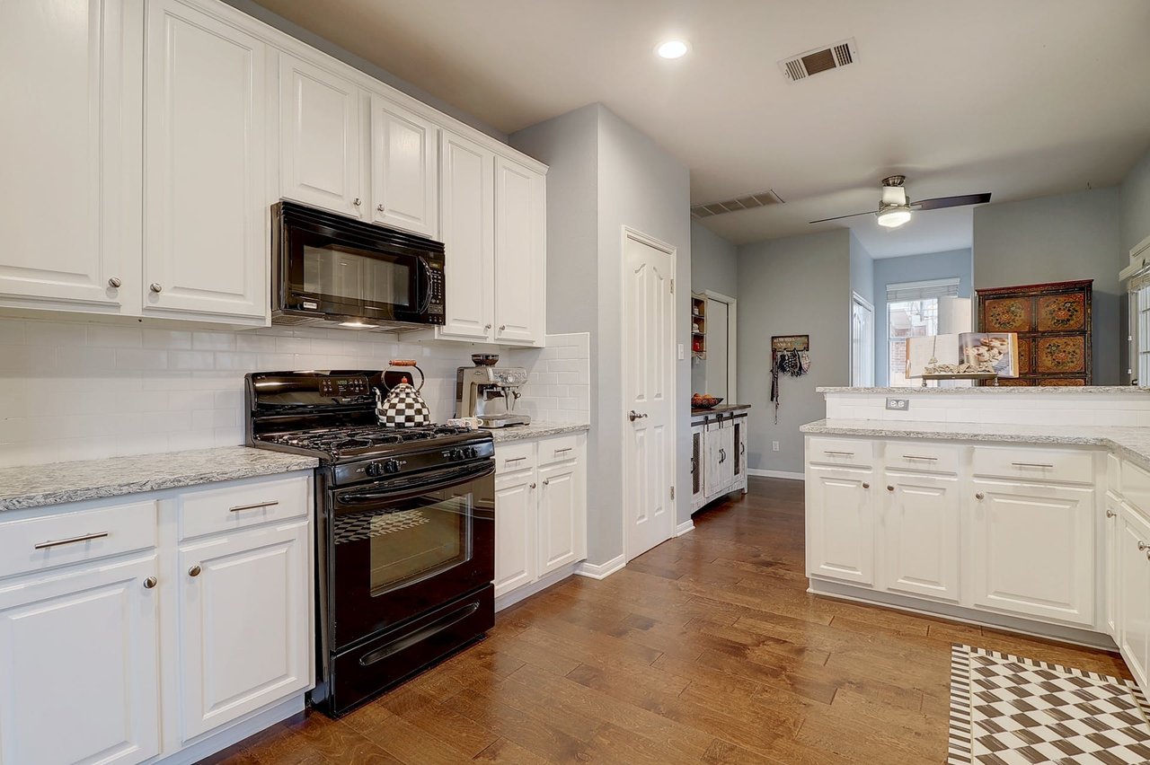 2432 Falcon Dr