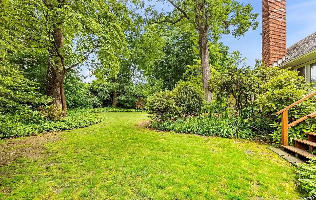 2 Camsanette Court