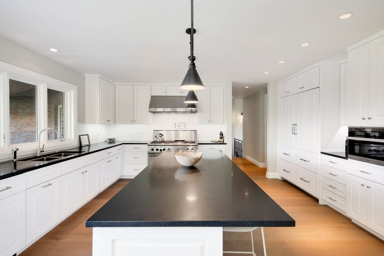 This Spectacular Home Exudes An Upscale Lifestyle With Modern Clean Lines