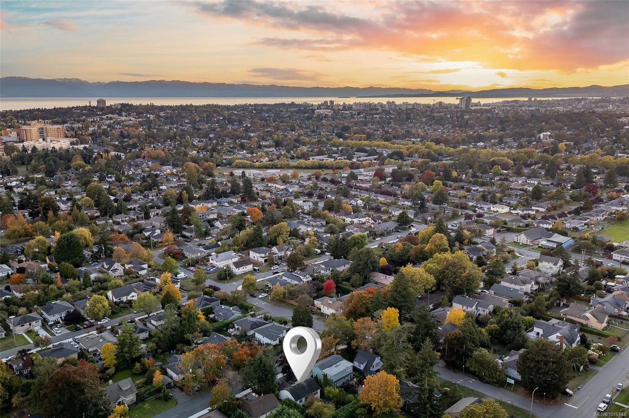 1924 Forrester St, Saanich