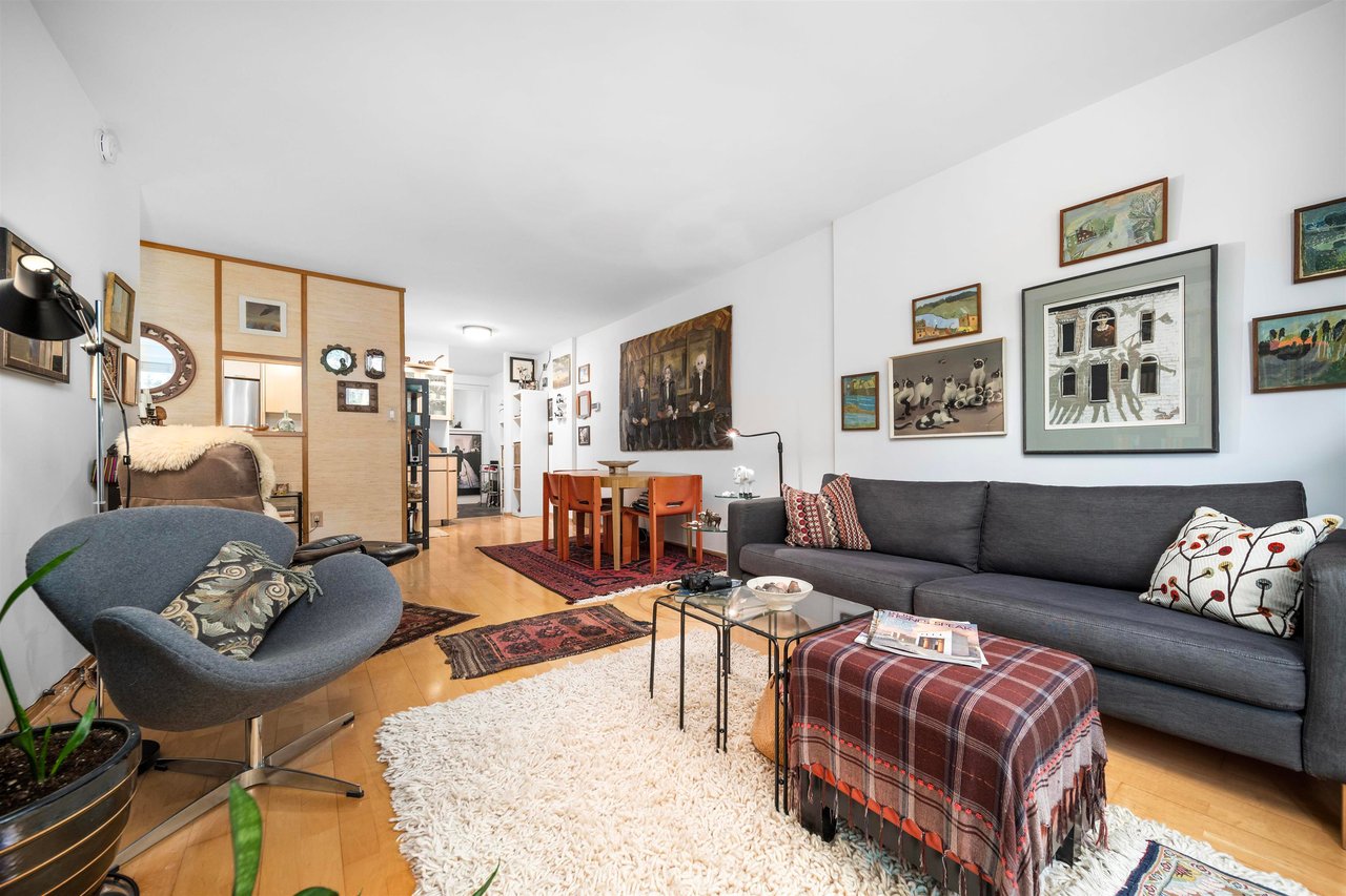 202-1867 W 3rd Ave