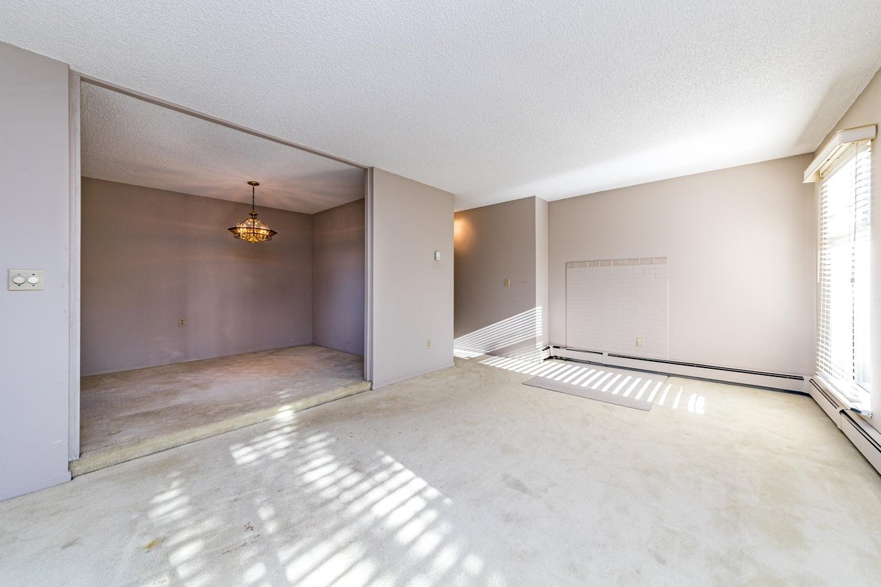 414-2366 Wall St