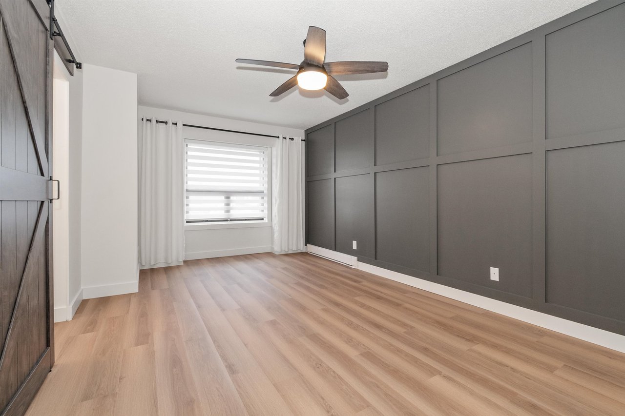 307-9080 Mary St