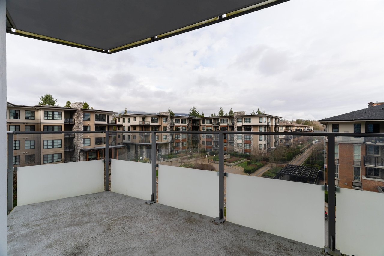 501-3093 Windsor Gate