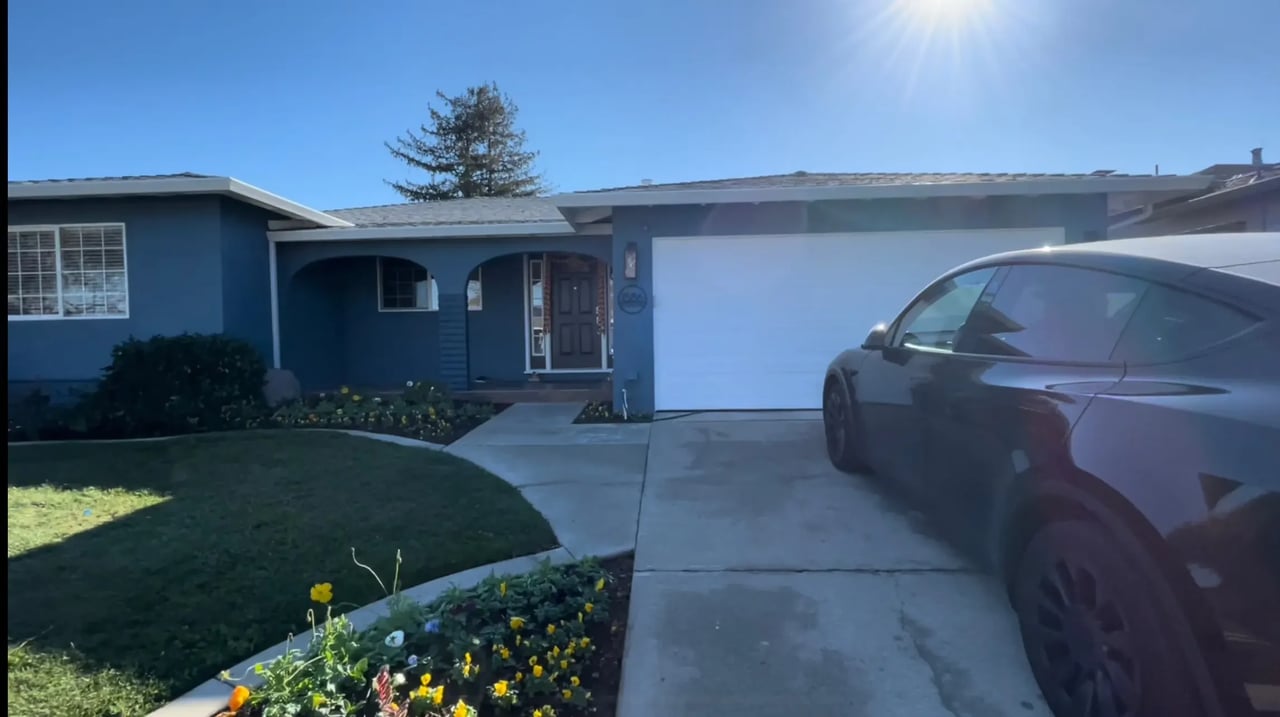 1586 Hyde Dr
