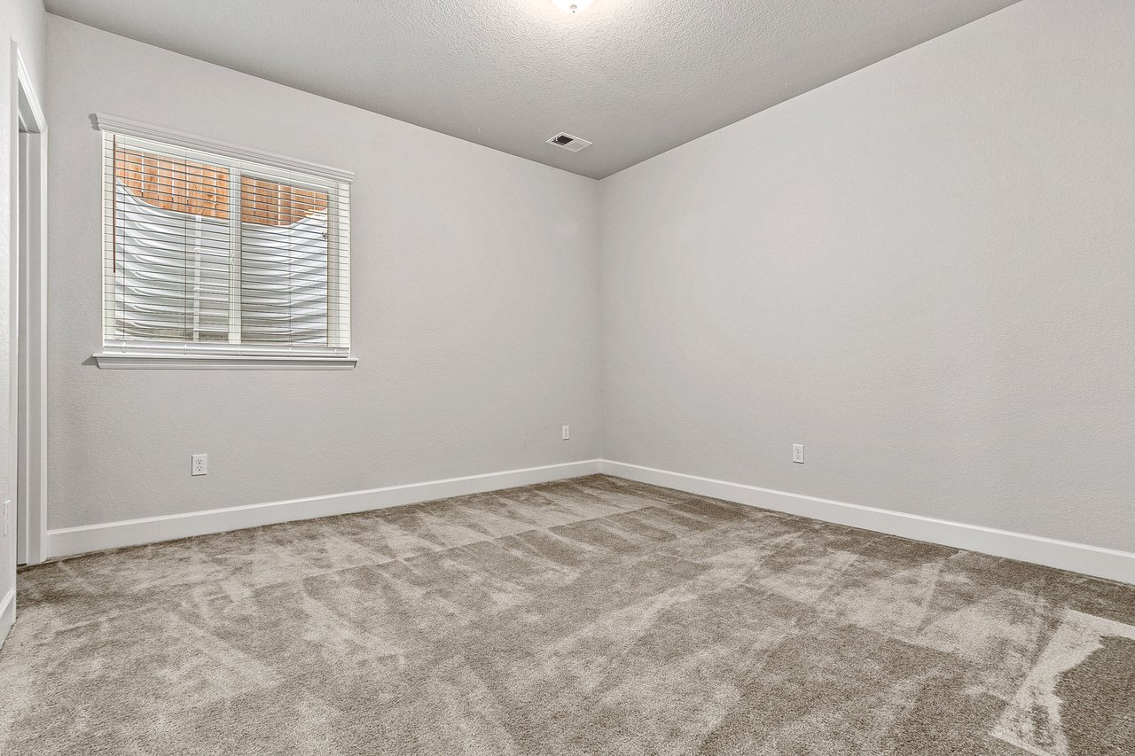 3635 White Rose Loop