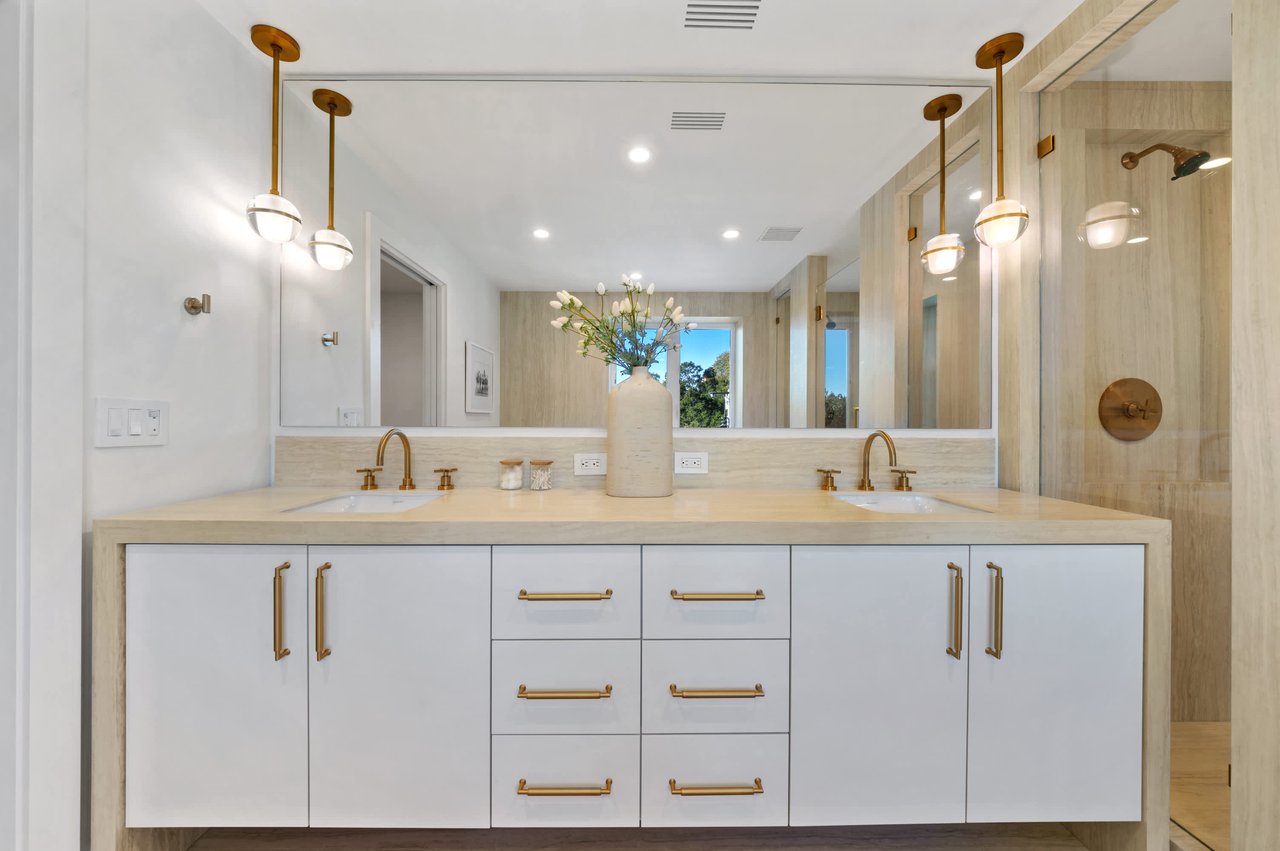 Exceptional Contemporary Renovation