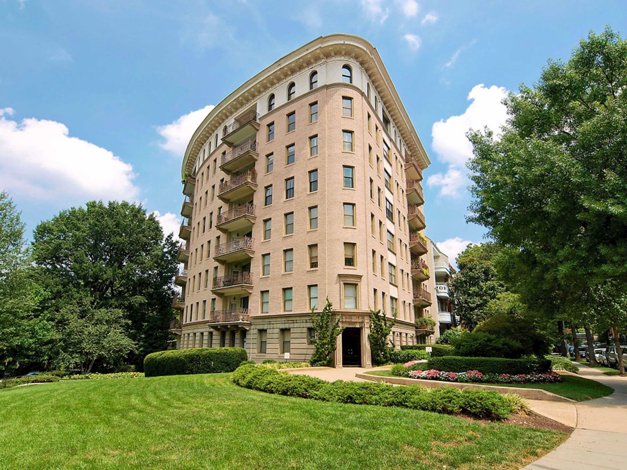 2301 Connecticut Ave NW, #2C