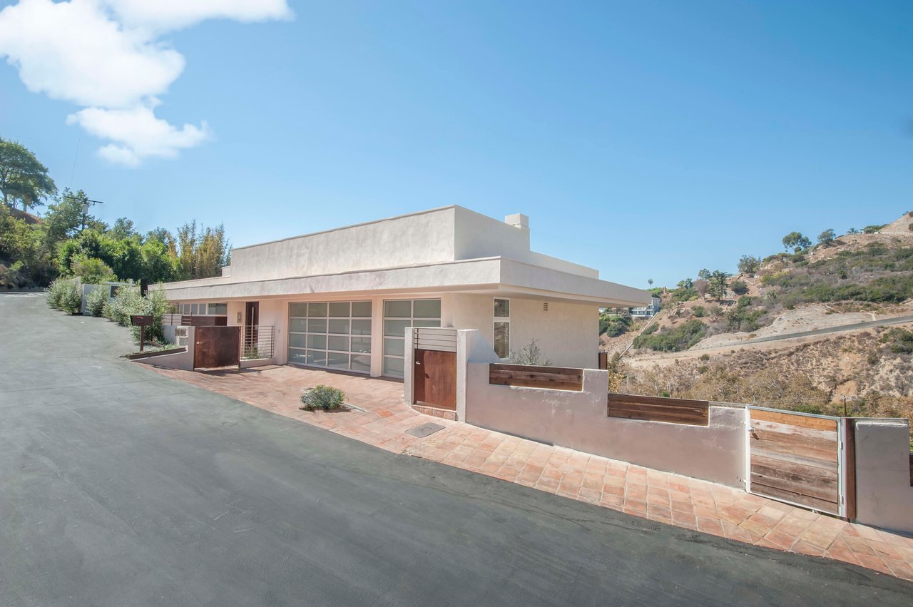 21070 Las FLores Mesa Dr