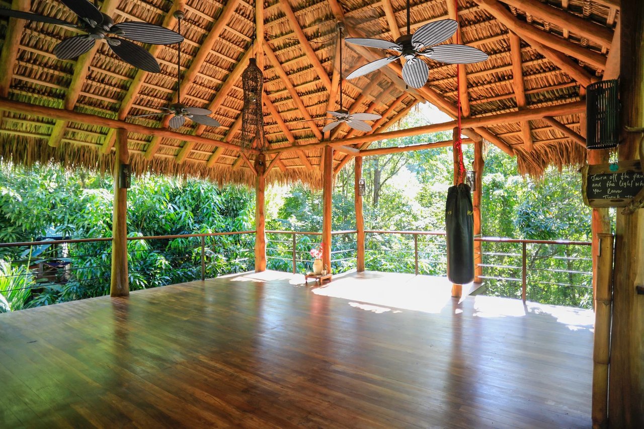 Balinese Vacation Rental Estate, Santa Teresa, Puntarenas