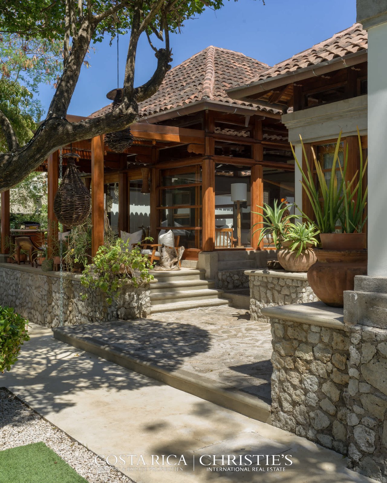 Villa Serena – Oceanfront Luxury Villa 