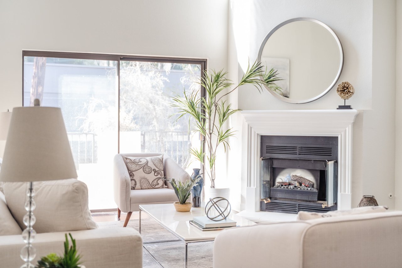 1633 S Bentley Ave Unit: 305