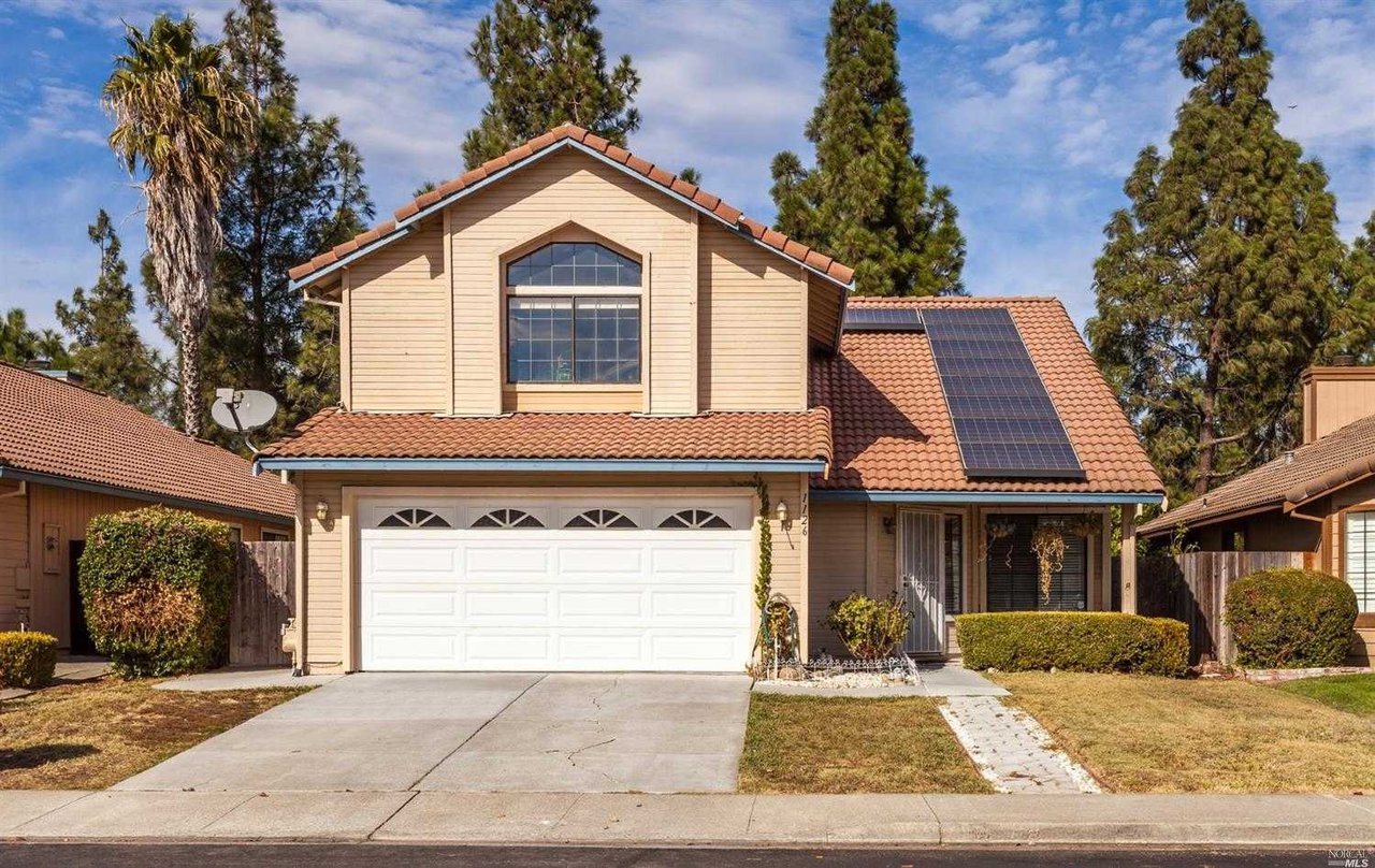 1126 Tanglewood Dr