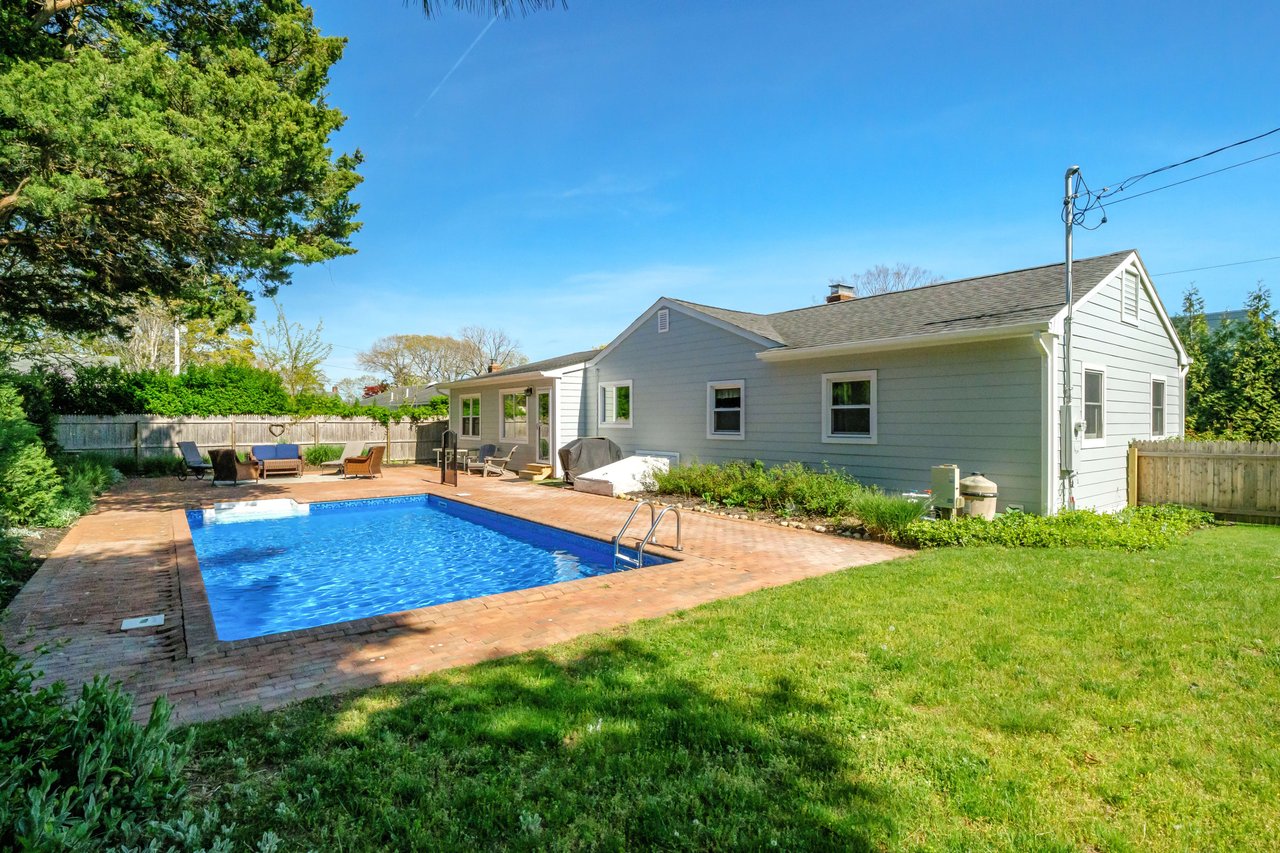 Single-Level in Sag Harbor by Long Beach