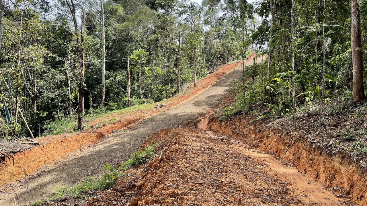 Ocean View Lot in the Exclusive Uvita Mountains. 