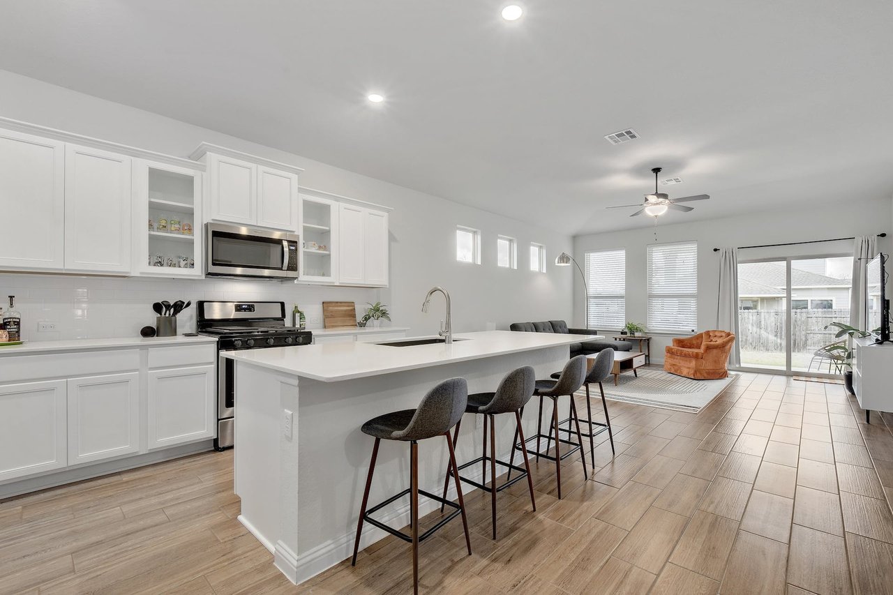 8206 Dampton Ln, Austin, Texas 78744