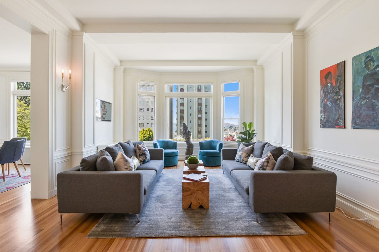 Grand Scale Pacific Heights Apartment