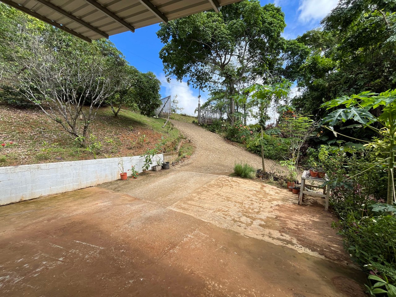 Costa Azul 120-degree Mountain View House With Costarican Wooden House as Lagniappe.