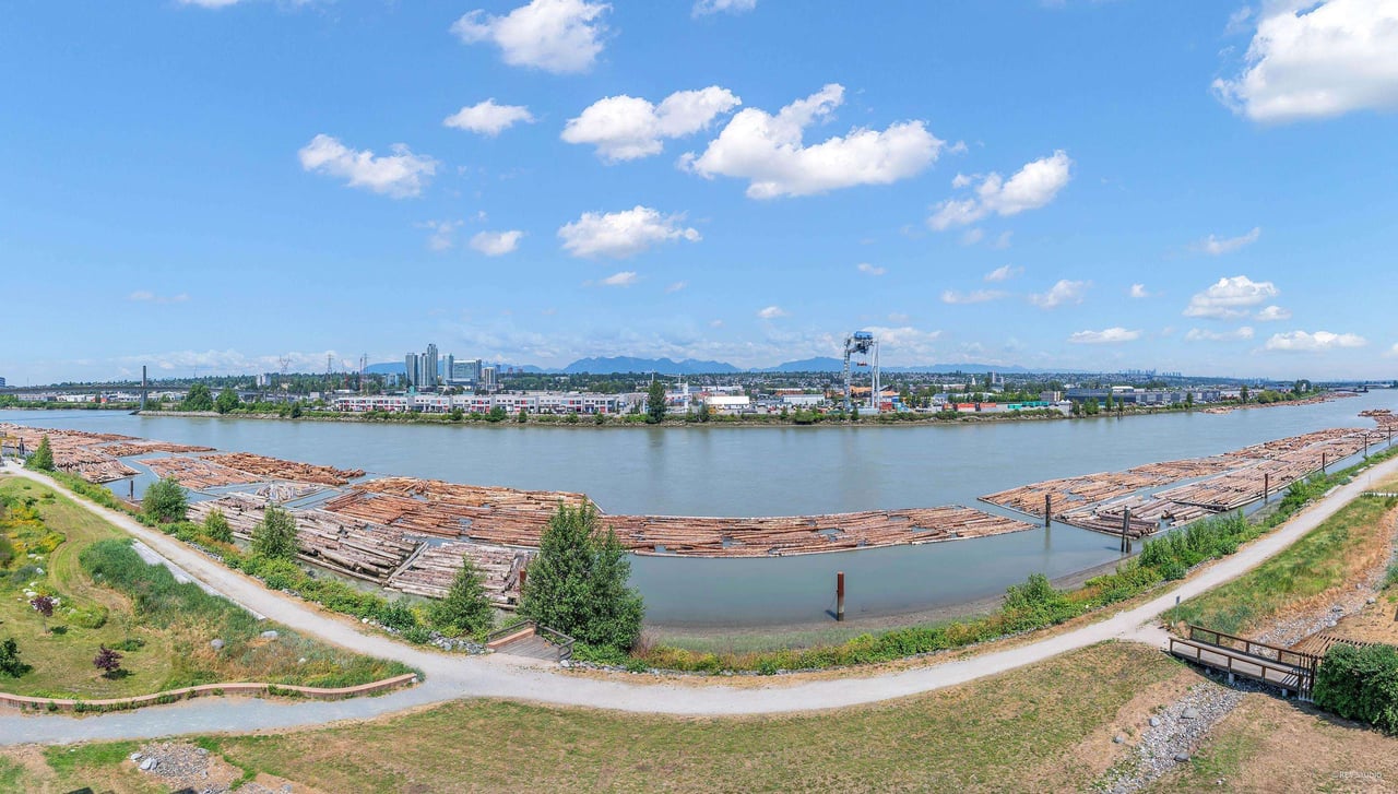 711-10033 River Dr
