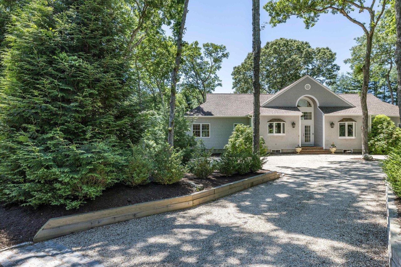 9 Scallop Ave, East Hampton