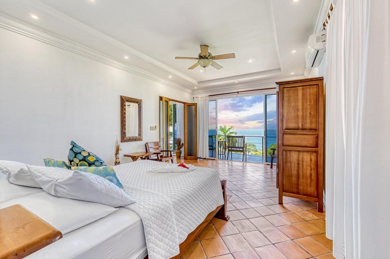 Villa Alegria with Outstanding Ocean View and Short Walk to the Beach