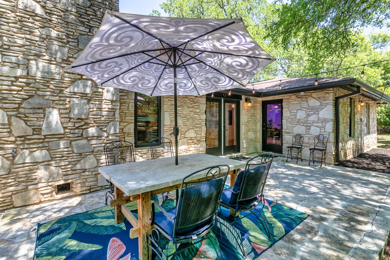 Updated, unrestricted Hillcountry Gem nestled in the Live Oak Trees