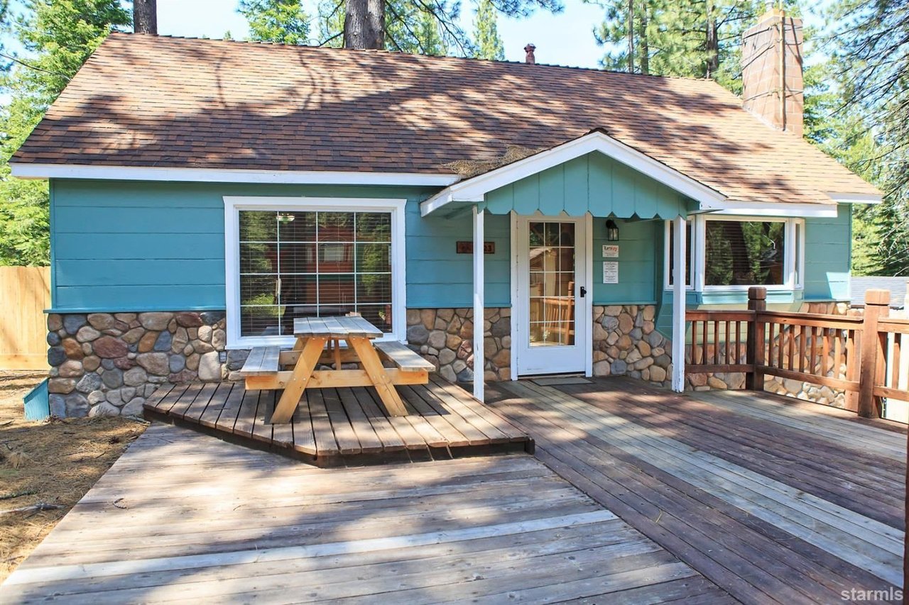 1523 Plumas Cir