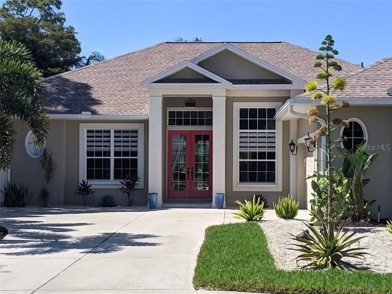 7103 ROLAND OAKS CIRCLE