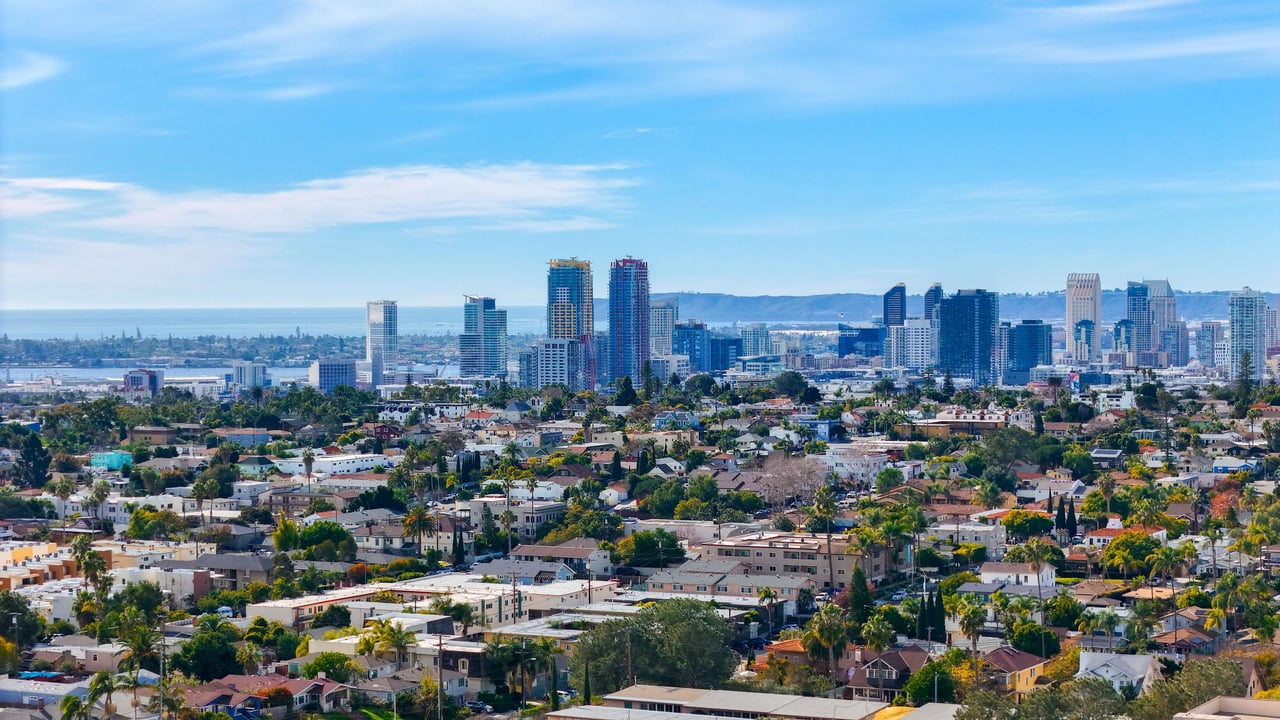 Mortgage Refinancing Spikes Amid Falling Rates