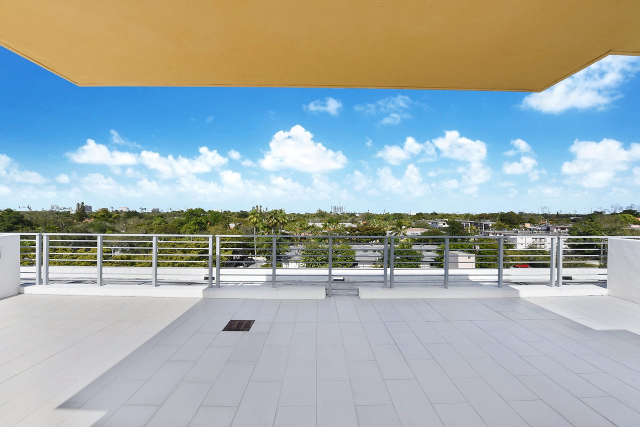 3339 Virginia Street Unit: PH-28
