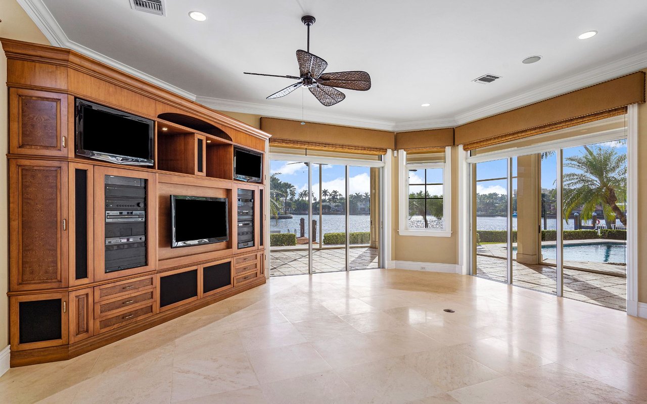 219 Palm Trl