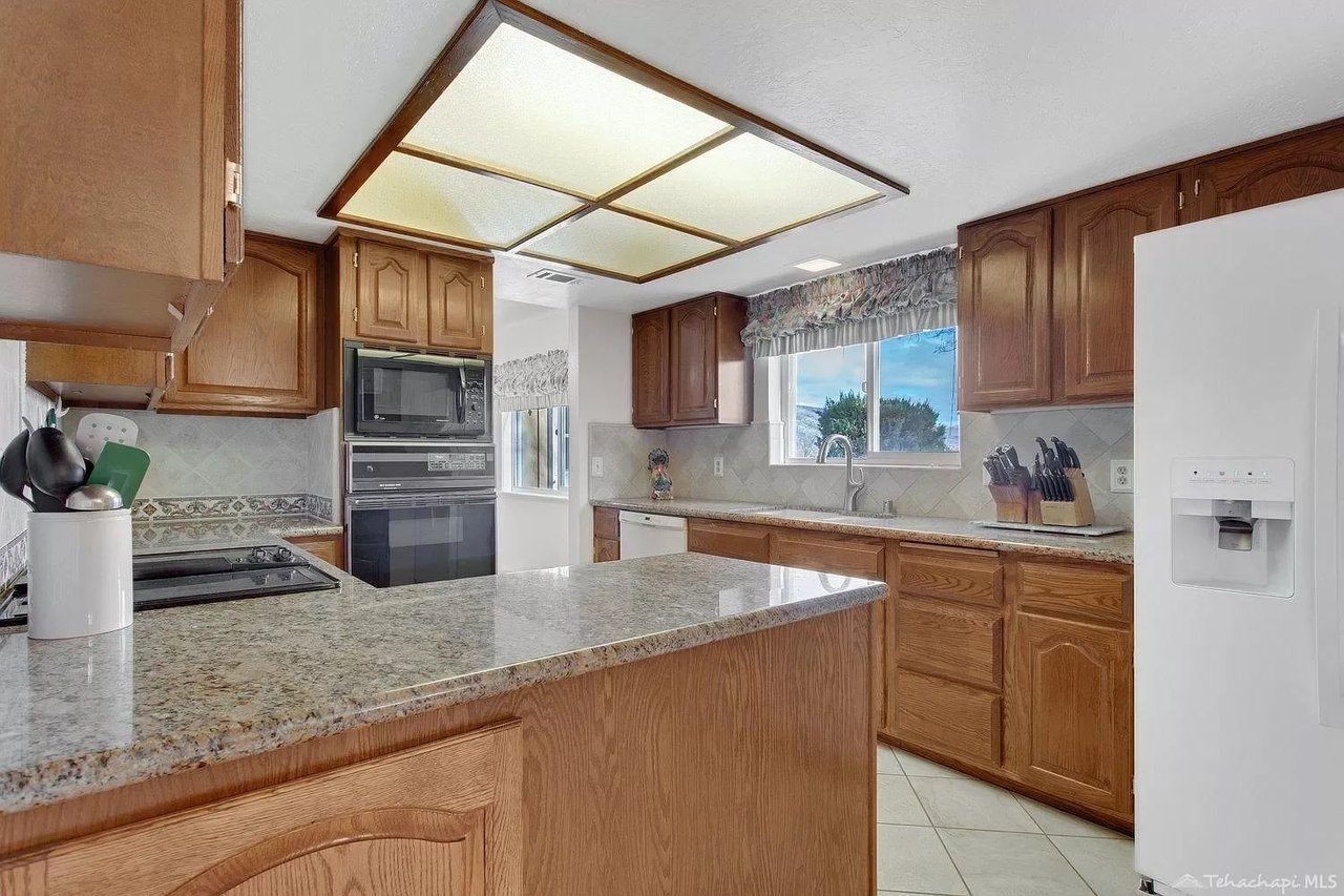 965 W Valley Blvd