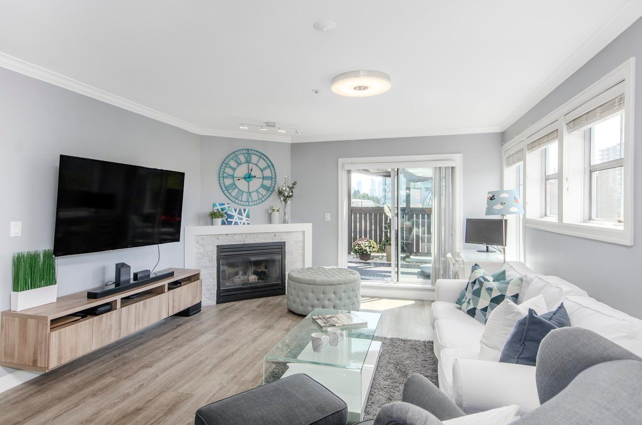 402-3308 Vanness Ave