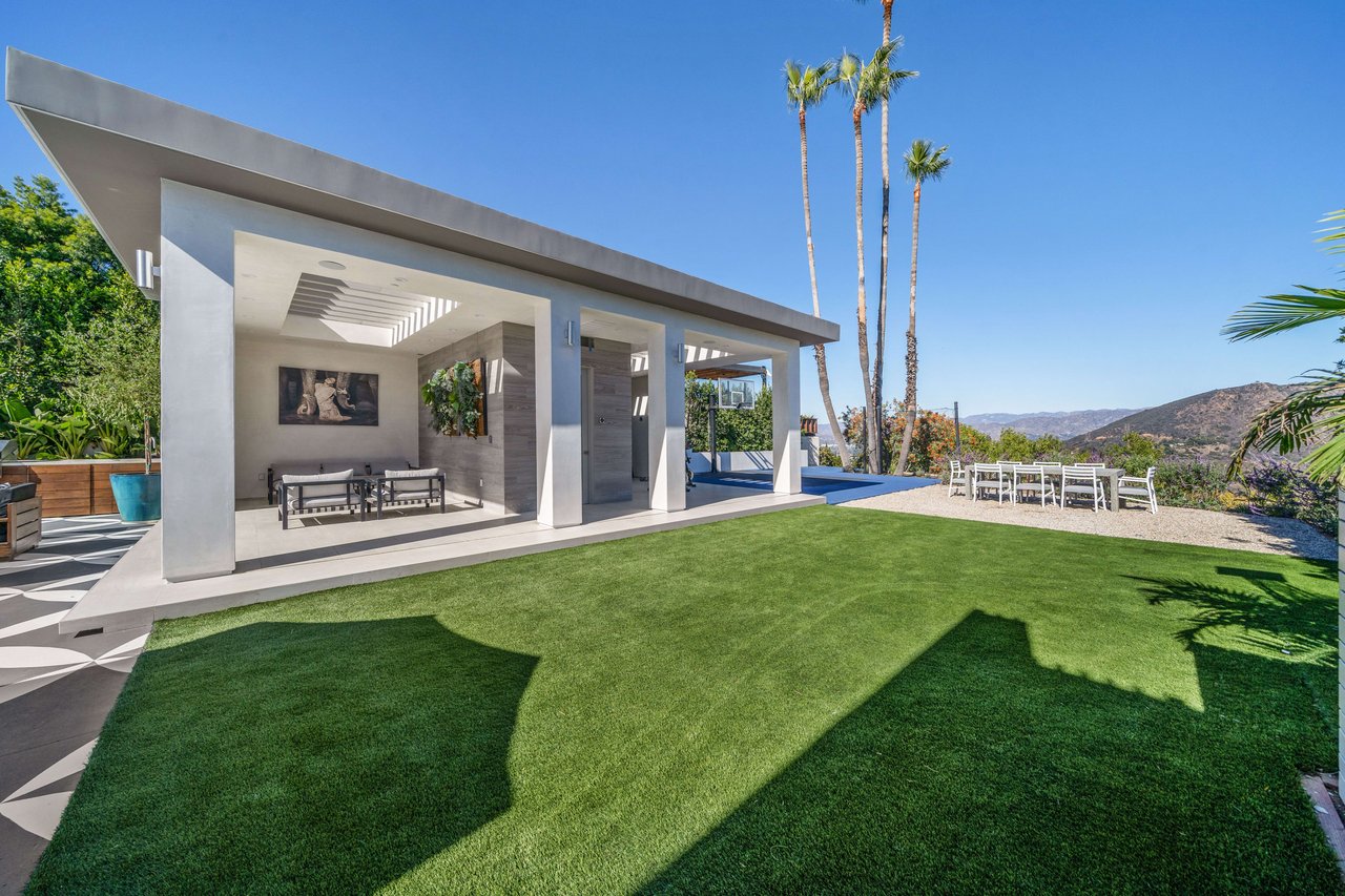 The Apex HH | 7115 Macapa Drive