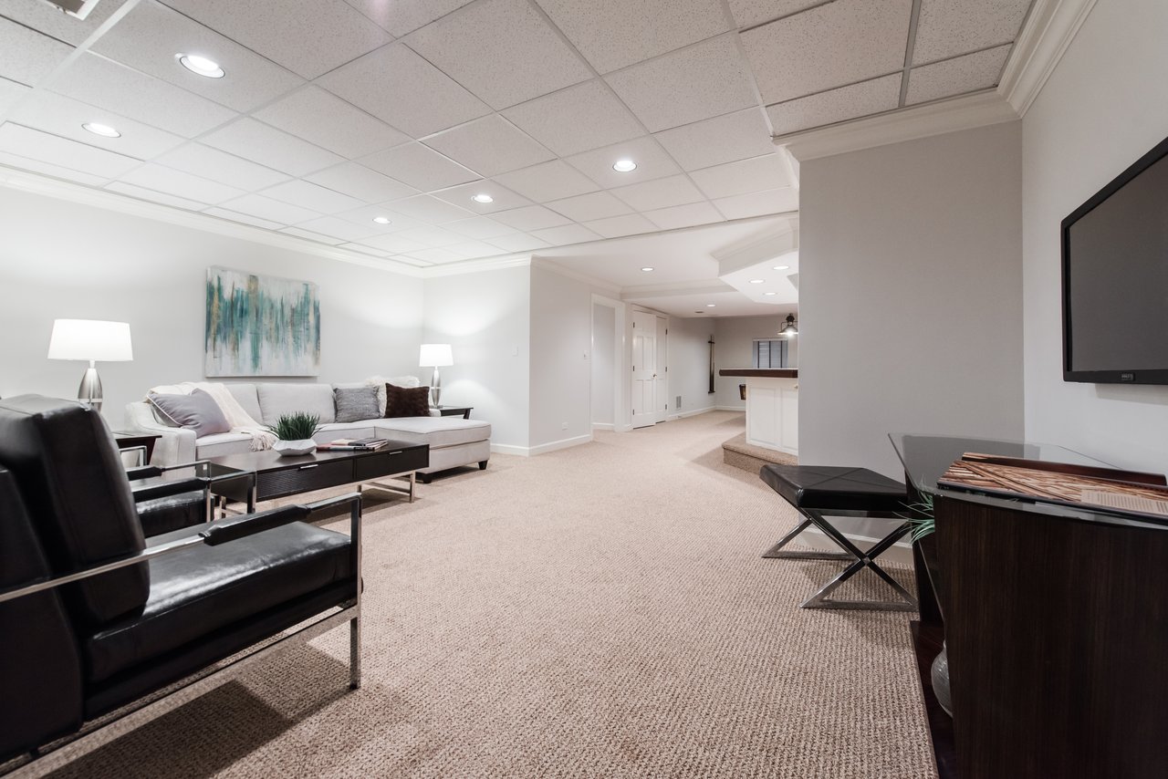 Experience Luxury Living In This Stunning Home