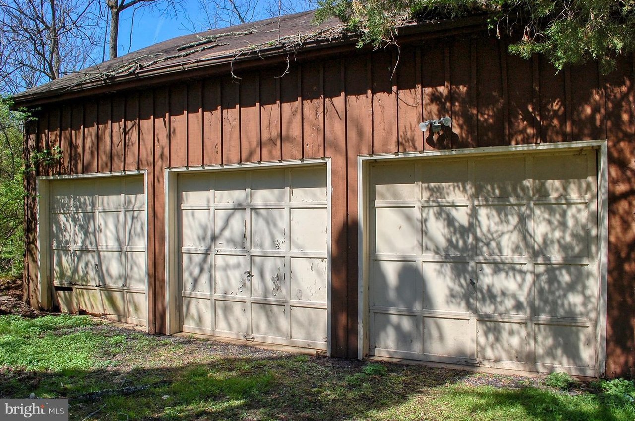 2812 Curtis Ln