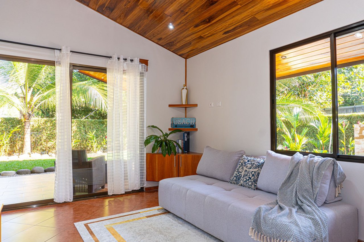 Cozy 2 Bedrooms Casita in Uvita.  Walk to the Beach!