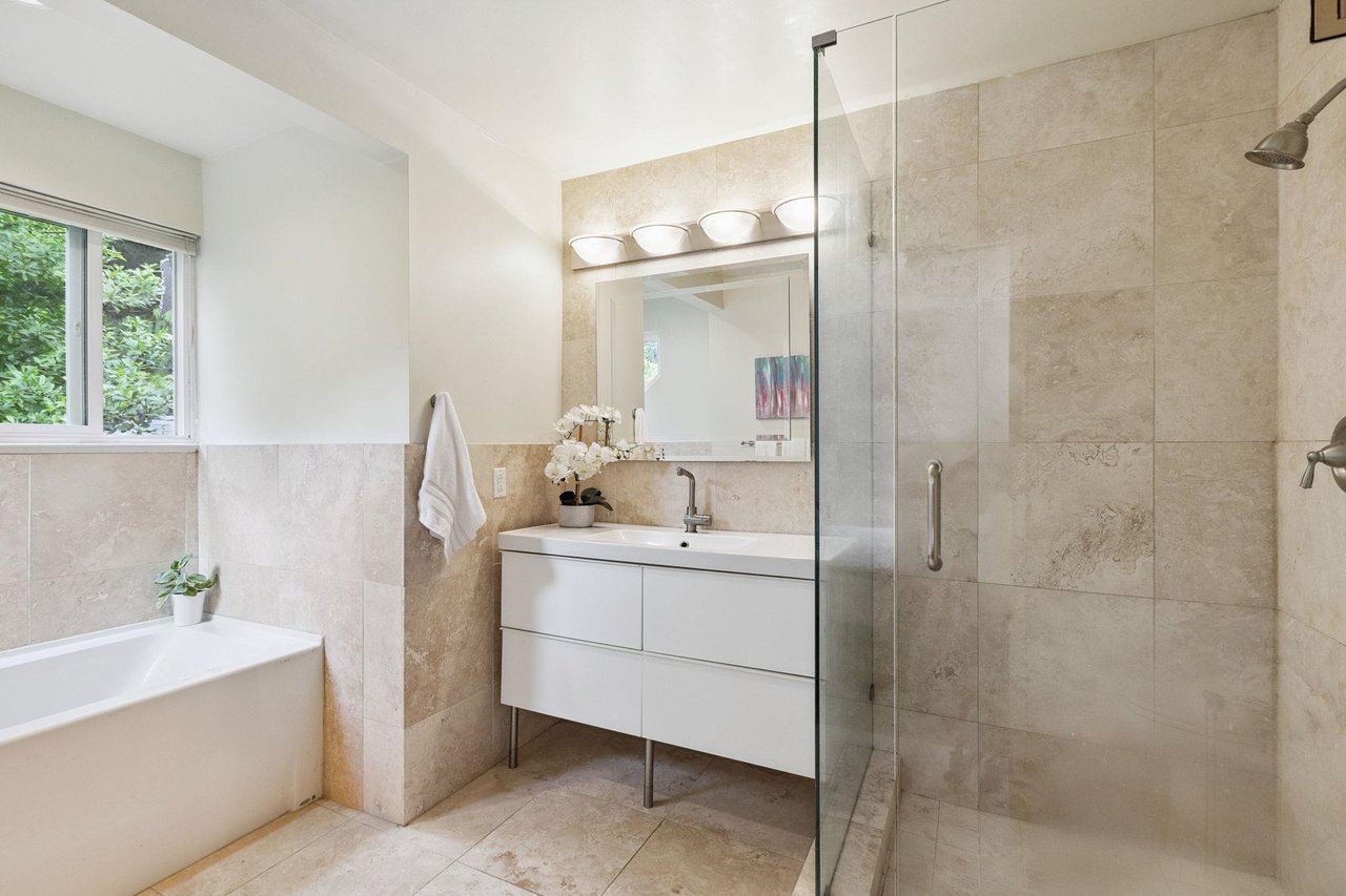 6820 Hycroft Road, West Vancouver
