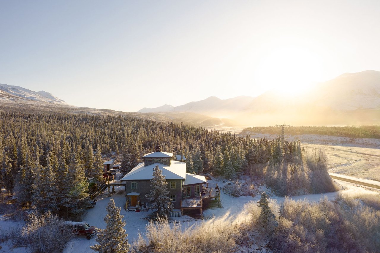 The Lodge at Black Rapids