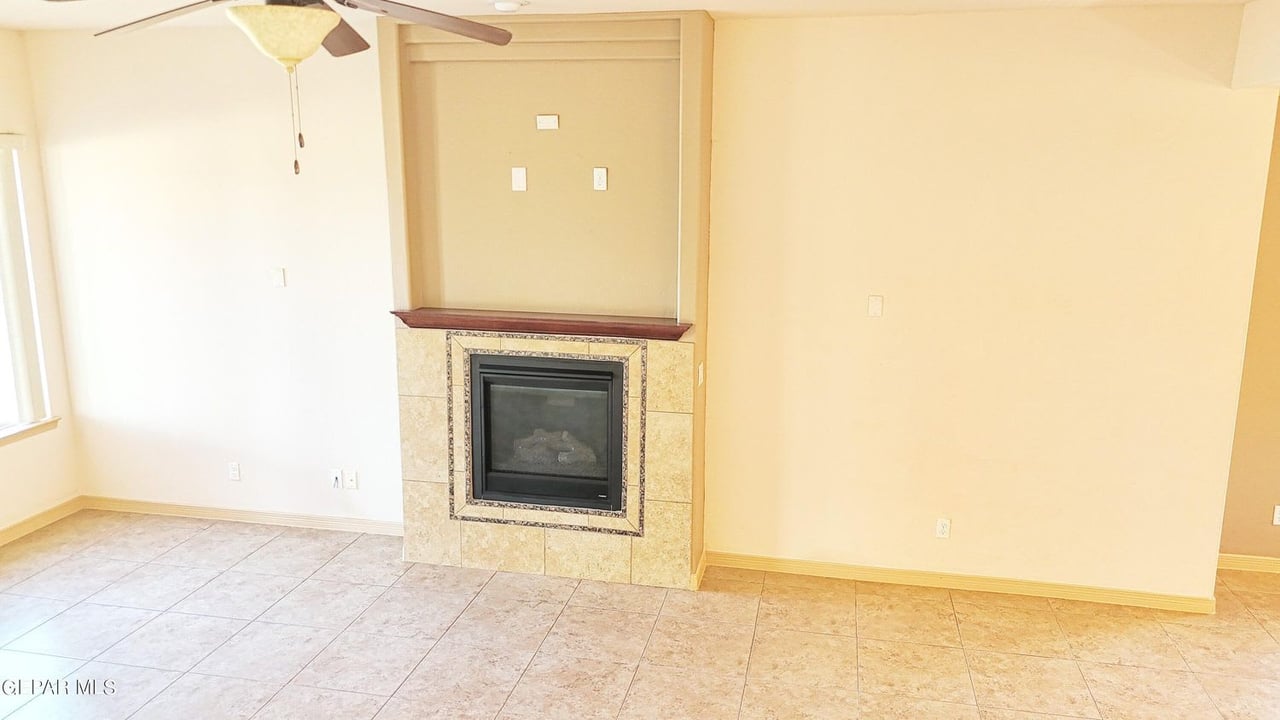 6065 Via De Los Arboles