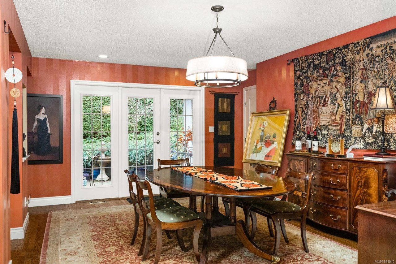 4349 Kingscote Rd, Cobble Hill
