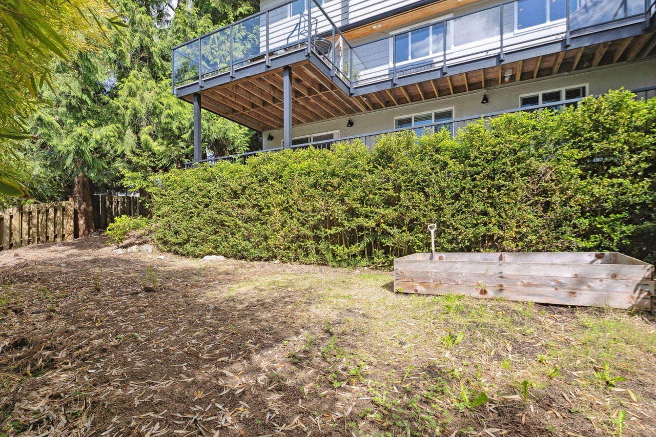 1253 Bracknell Cres