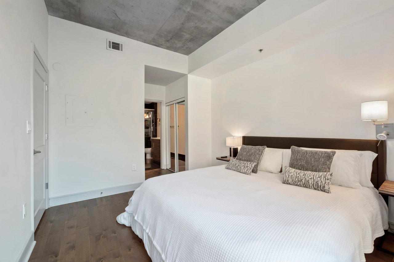 950 W Peachtree Street NW Unit: 701