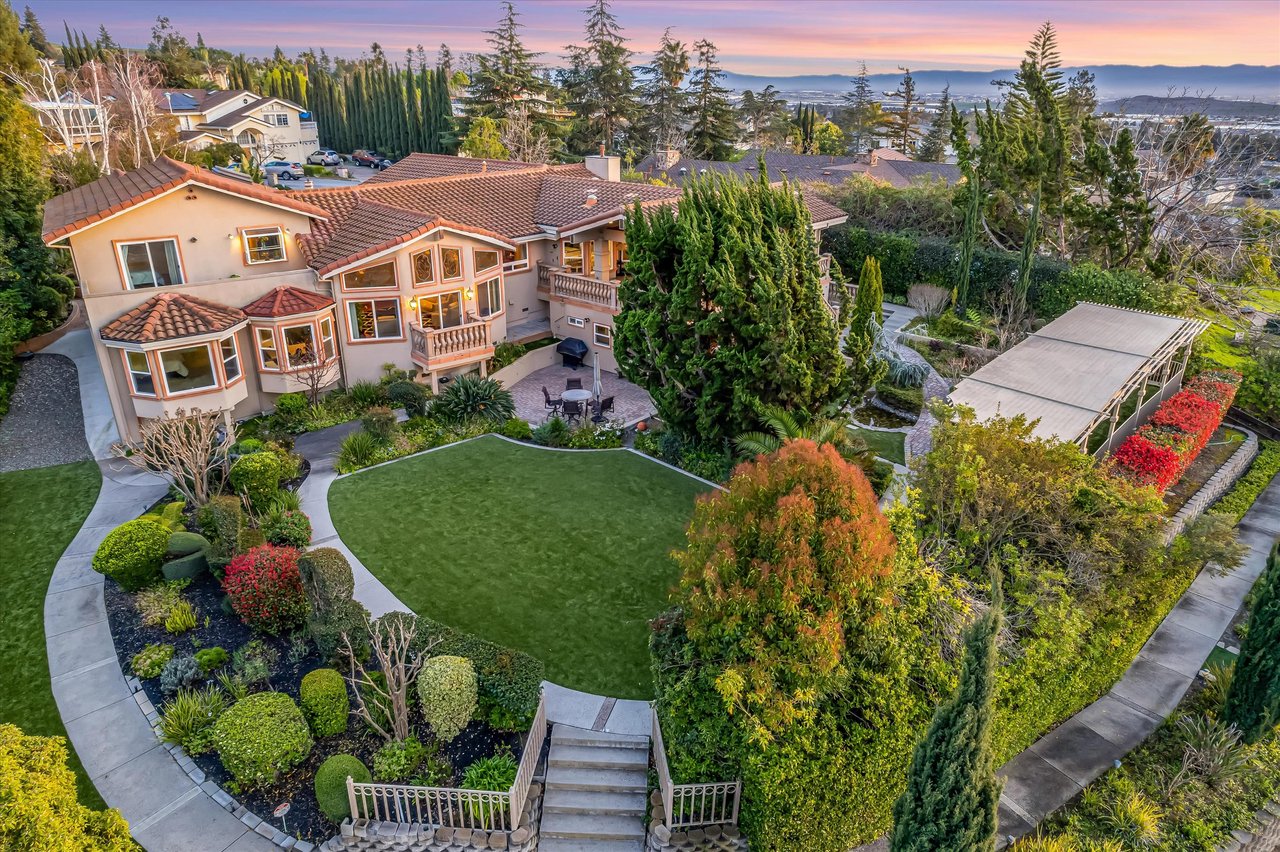 Spectacular Weibel  Residence in Fremont