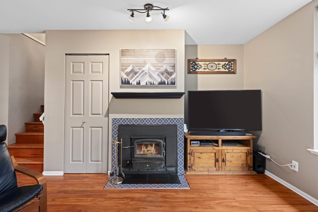 12-7381 Laurel St