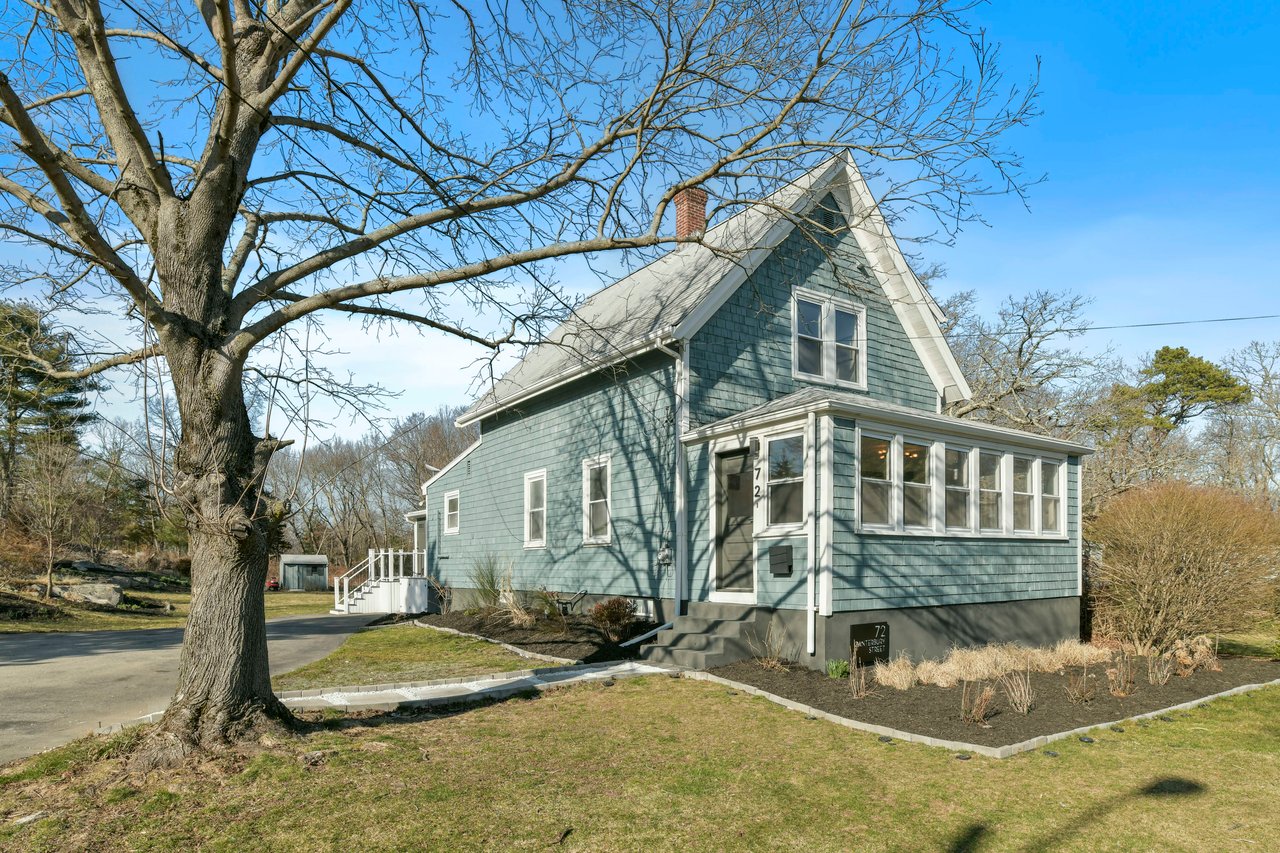 Quintessential Hingham Residence 